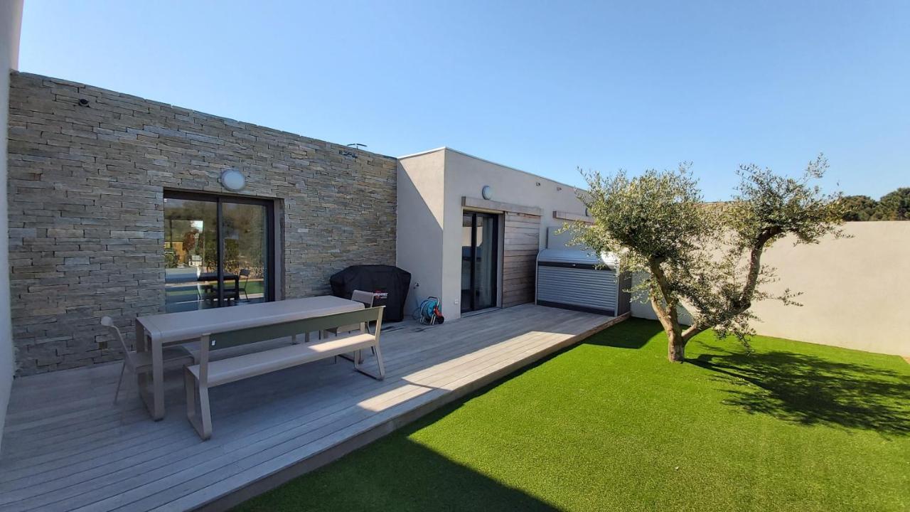 Villa Home Holiday A Cala Rossa 里奇 外观 照片