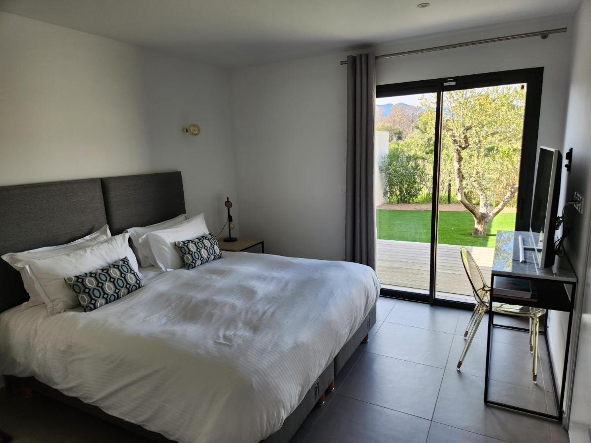 Villa Home Holiday A Cala Rossa 里奇 外观 照片