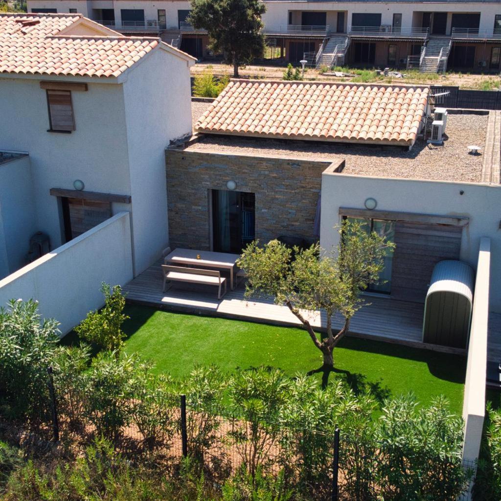 Villa Home Holiday A Cala Rossa 里奇 外观 照片